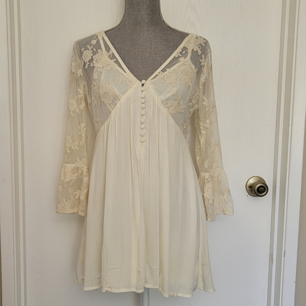 En Crème Top Womens Size M Ivory  Tunic Lace V neck 3/4 Sleeves Romantic New